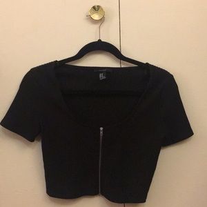 FOREVER 21 CROPPED RIBBED ZIPPERED SHIRT